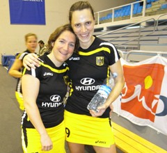 Franzi Gude und Pindi Sievers freuen sich ber den Final-Einzug. Foto: Marco Kunz